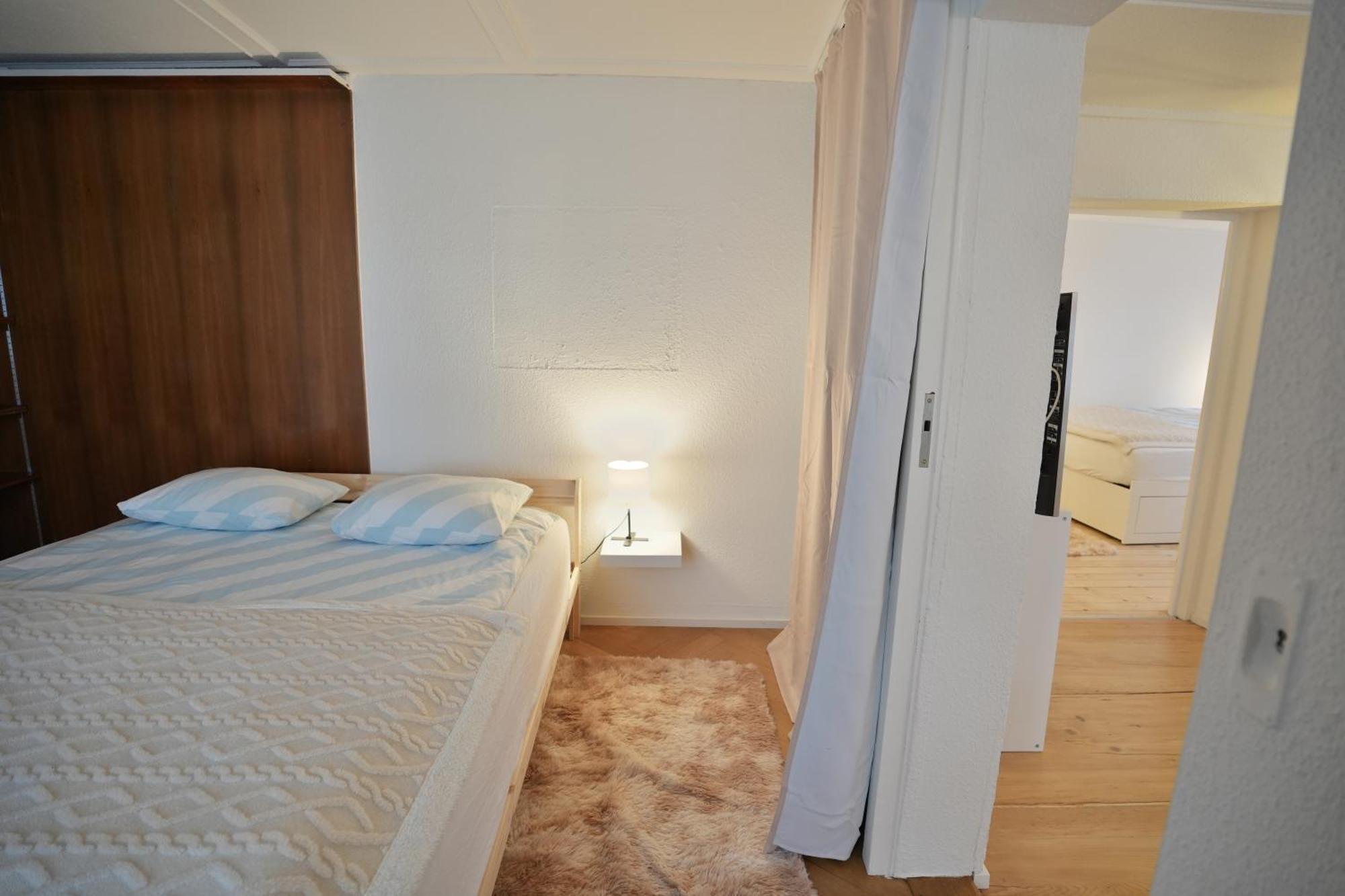 Apartamento Cozy Center, 4 Bedroom- 120sq, 5min Walk To Main Station Basileia