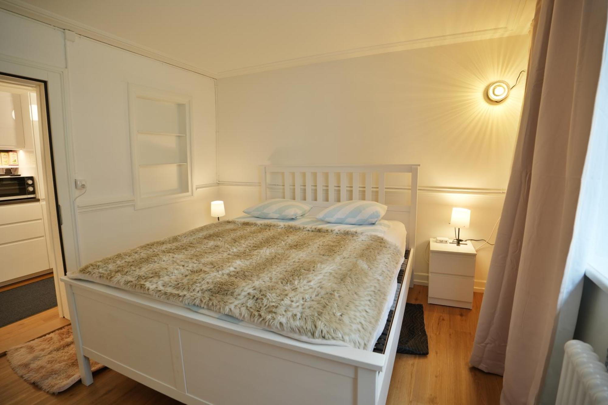 Cozy Center, 4 Bedroom- 120sq, 5min Walk To Main Station Apartamento