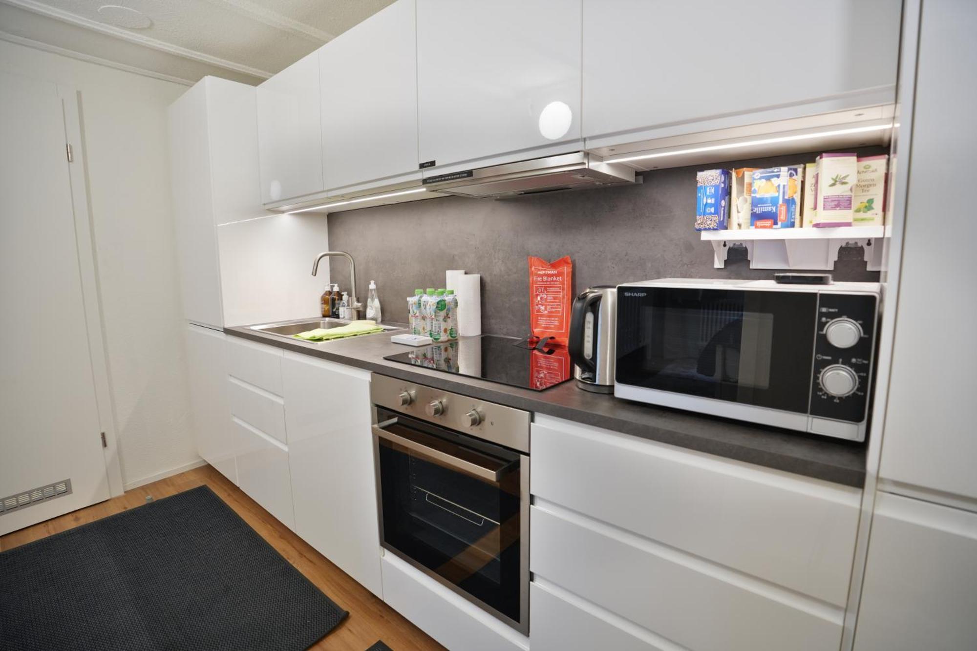 Apartamento Cozy Center, 4 Bedroom- 120sq, 5min Walk To Main Station