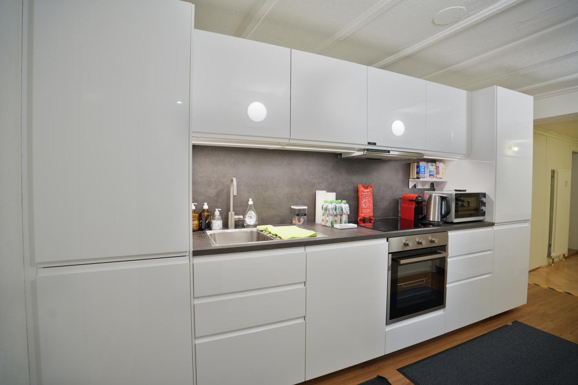 Apartamento Cozy Center, 4 Bedroom- 120sq, 5min Walk To Main Station *